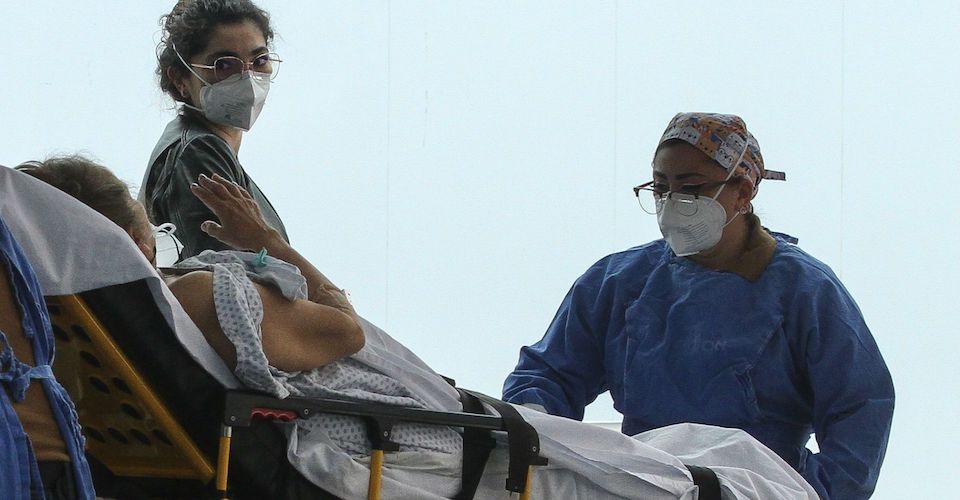 Con 17 mil casos nuevos de COVID, México registra nuevo récord en la tercera ola