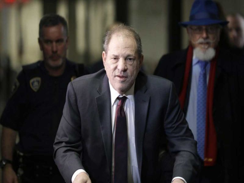 Jueza desestima uno de 11 cargos contra Harvey Weinstein