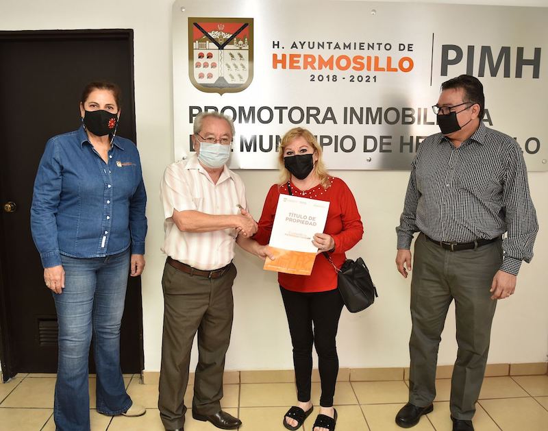 Obtienen 70 familias seguridad patrimonial con título de propiedad Obtienen 70 familias seguridad patrimonial con título de propiedad