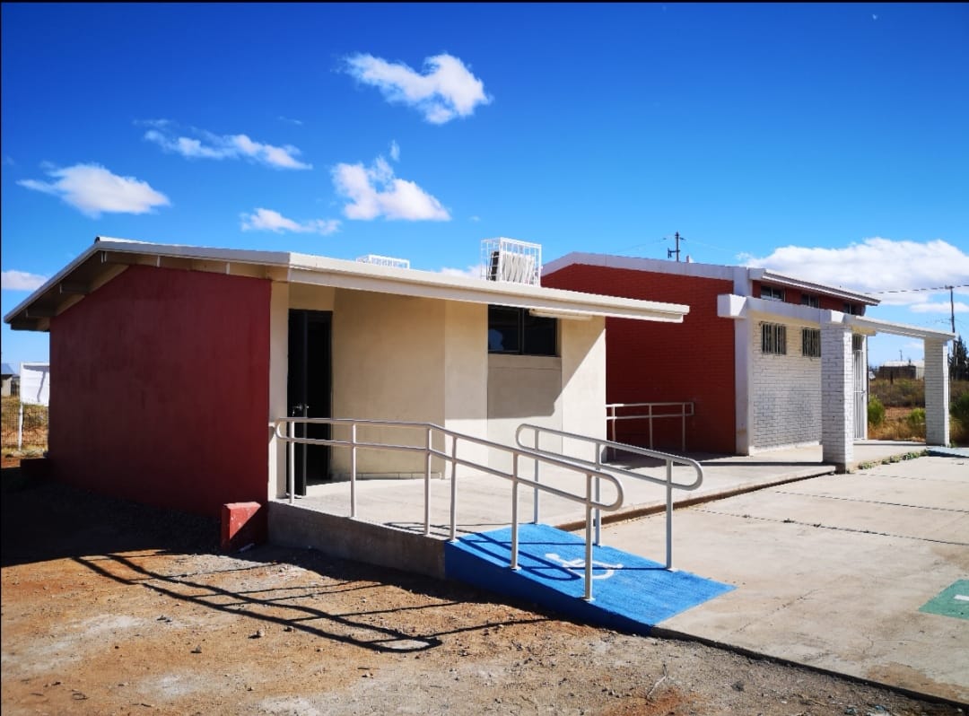 Isie repara escuelas en malas condiciones