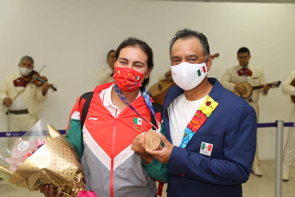 Gran recibimiento para la medallista olímpica Alejandra Valencia