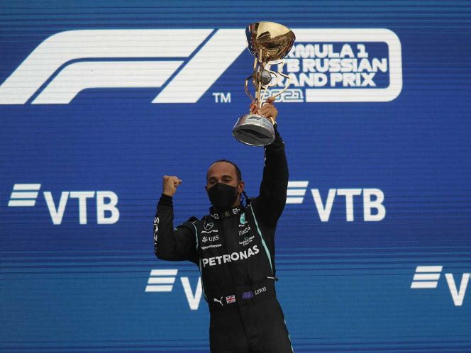 Hamilton triunfa en Rusia y llega a 100 victorias, ‘Checo’ es noveno