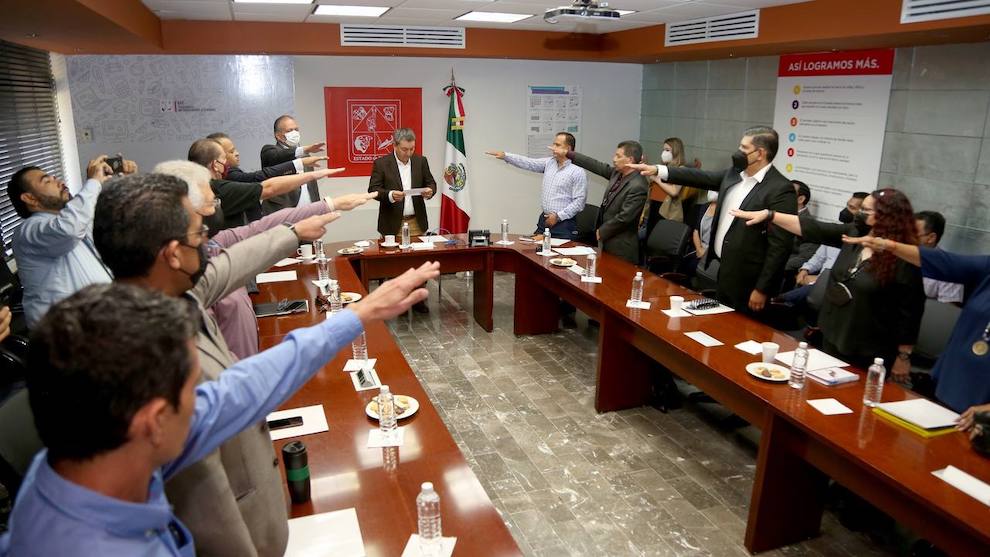 El Secretario Aarón Grageda tomó protesta a nuevos funcionarios de la SEC