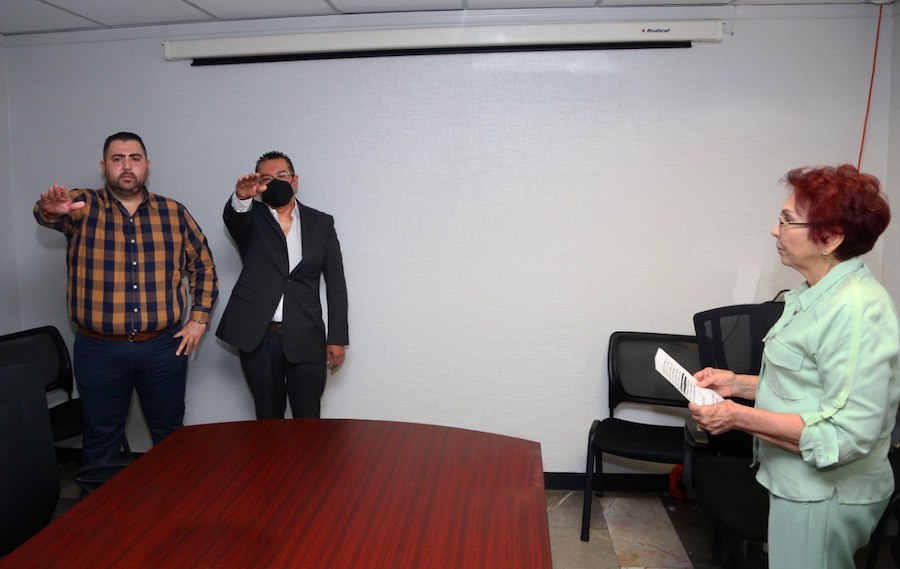 Rodolfo Ramírez Gallegos rinde protesta como director del Icatson