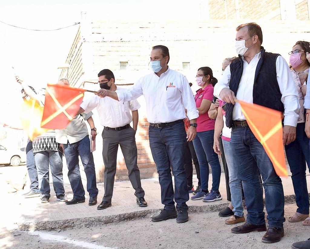 Da Toño Astiazarán “banderazo” a obra de CMCOP en colonia Altares