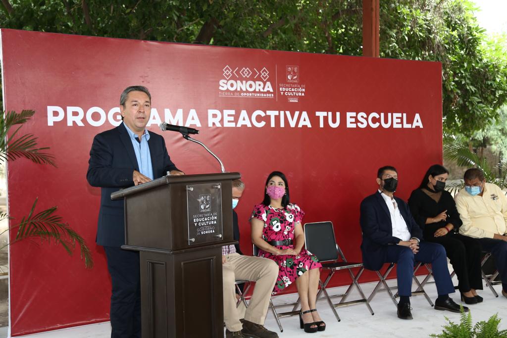 Para volver a las aulas se necesita el apoyo de empresarios con responsabilidad social