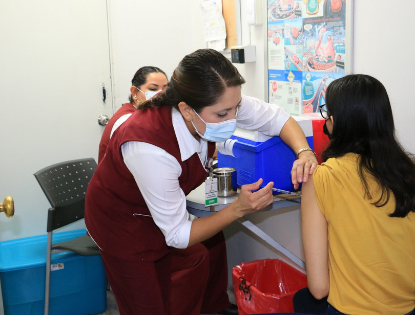 Isssteson aplica vacunas contra Covid-19 a niños de 12 a 17 años con comorbilidades