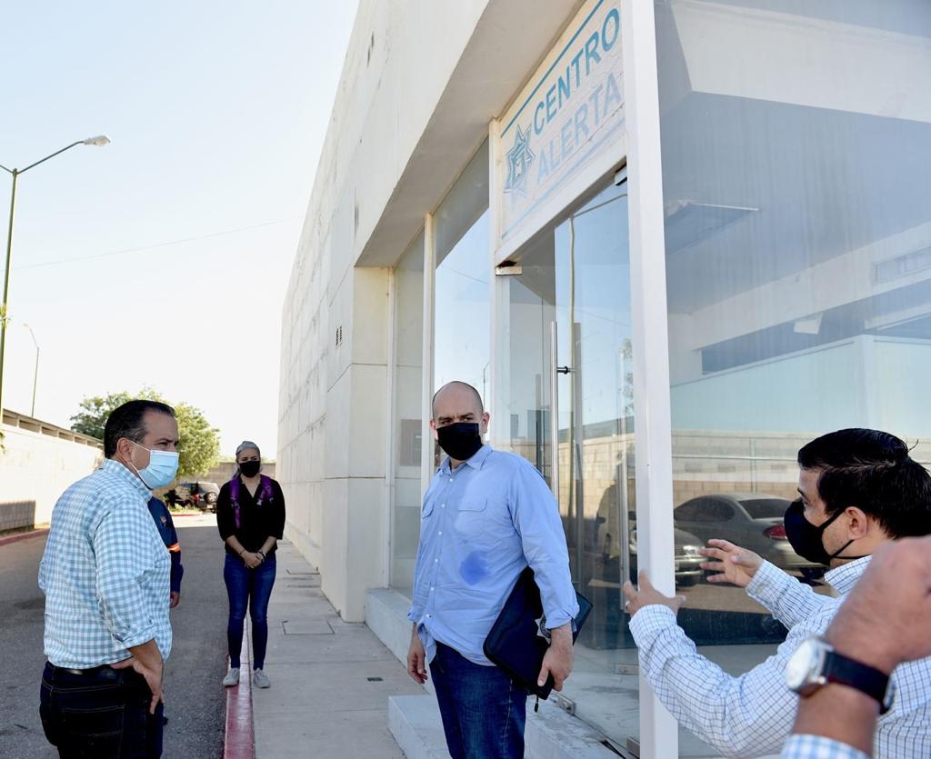 Recorre Toño Astiazarán instalaciones de la Policía Preventiva y Tránsito Municipal