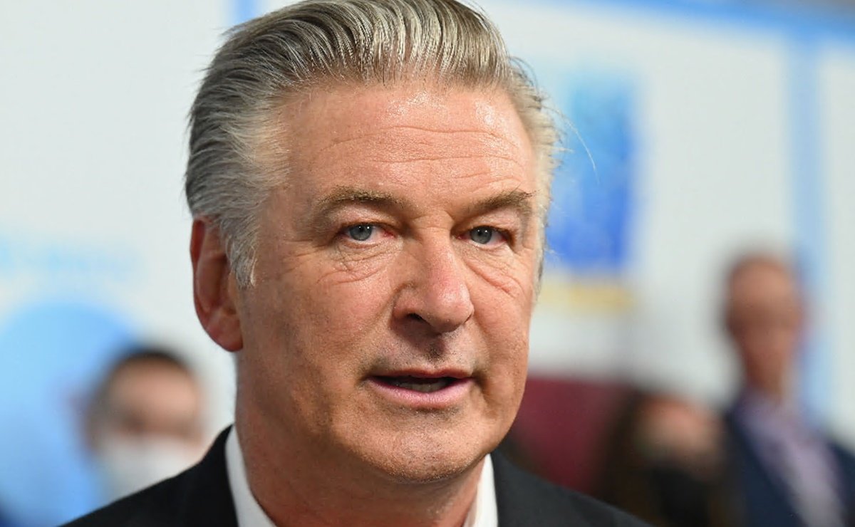 Alec Baldwin mata accidentalmente a directora de fotografía durante rodaje