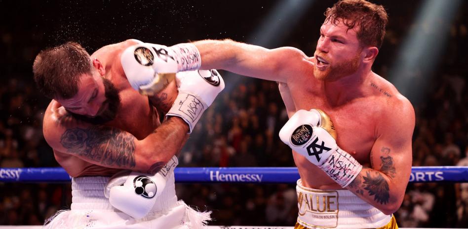 ‘Canelo’ Álvarez, campeón indiscutible de los pesos supermedianos