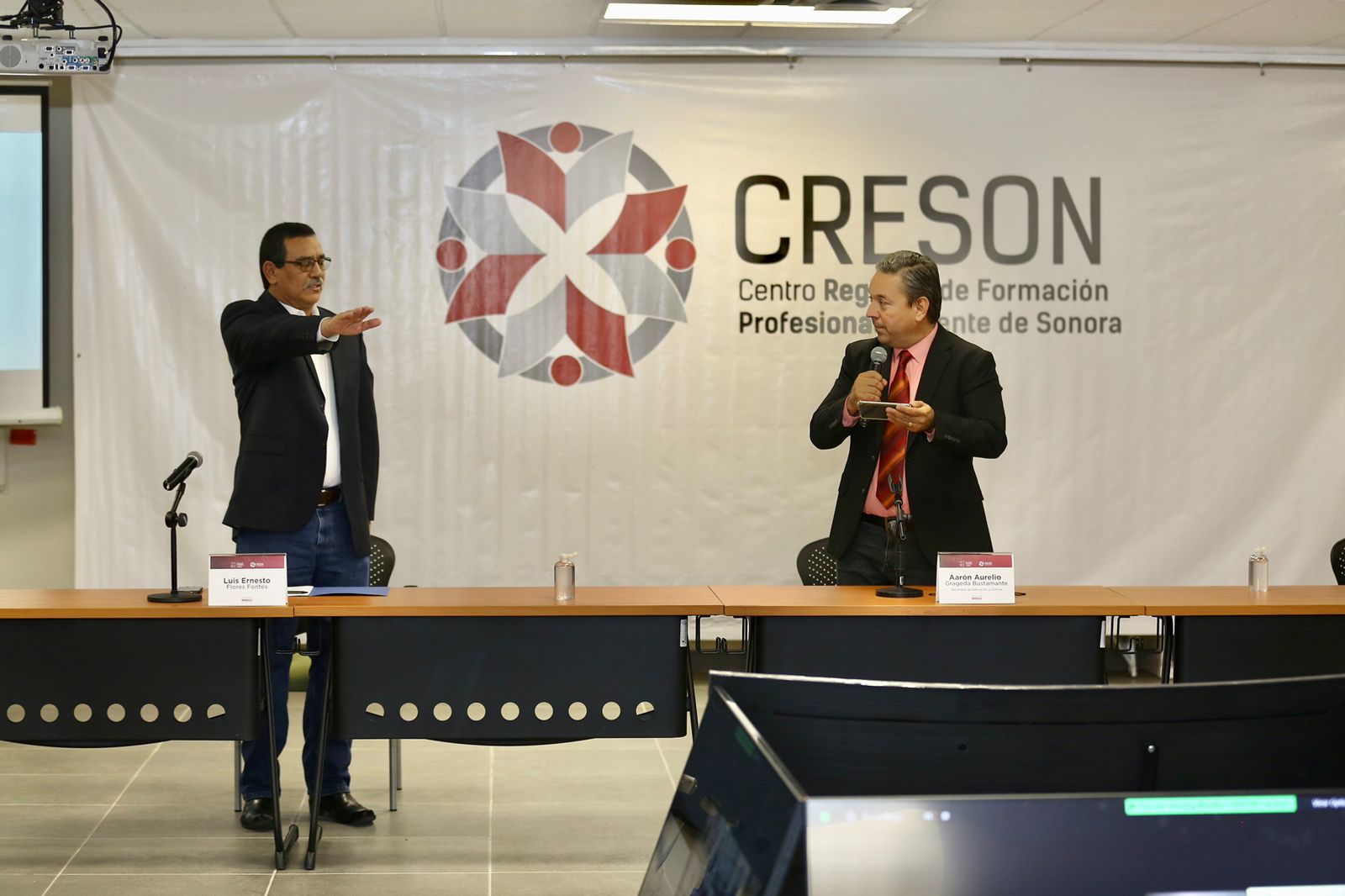 Rinde protesta nuevo rector del Centro Regional de Formación Profesional Docente de Sonora