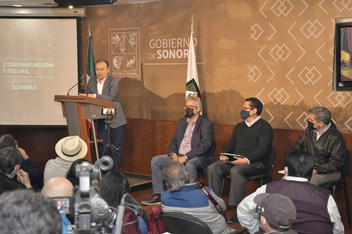 Reafirma gobernador Alfonso Durazo compromiso con un regreso a clases seguro