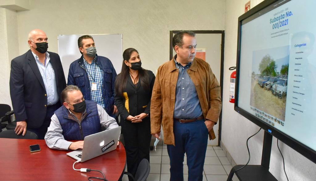 Arranca Toño Astiazarán primera subasta pública virtual de vehículos chatarra