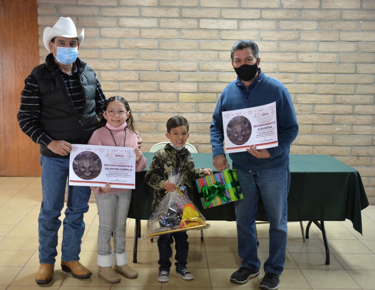 “Tocho” y “Morocha” son los nombres de la pareja de pumitas del Centro Ecológico