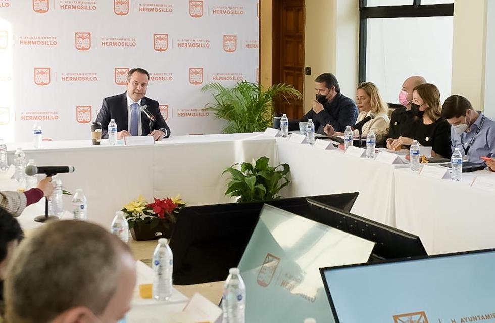 Para analizar avances, metas y proyectos para 2022, Toño Astiazarán y gabinete se reúnen