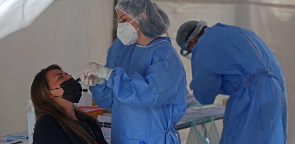 Nuevos casos positivos a COVID, 48 mil en un día