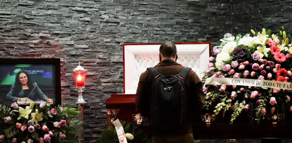 Dan último adiós a periodista Lourdes Maldonado entre exigencias de justicia