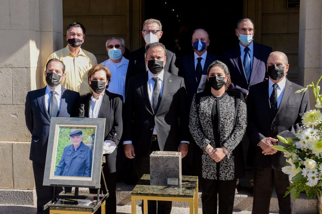 Ayuntamiento rinde homenaje póstumo a Jorge Valencia Juillerat