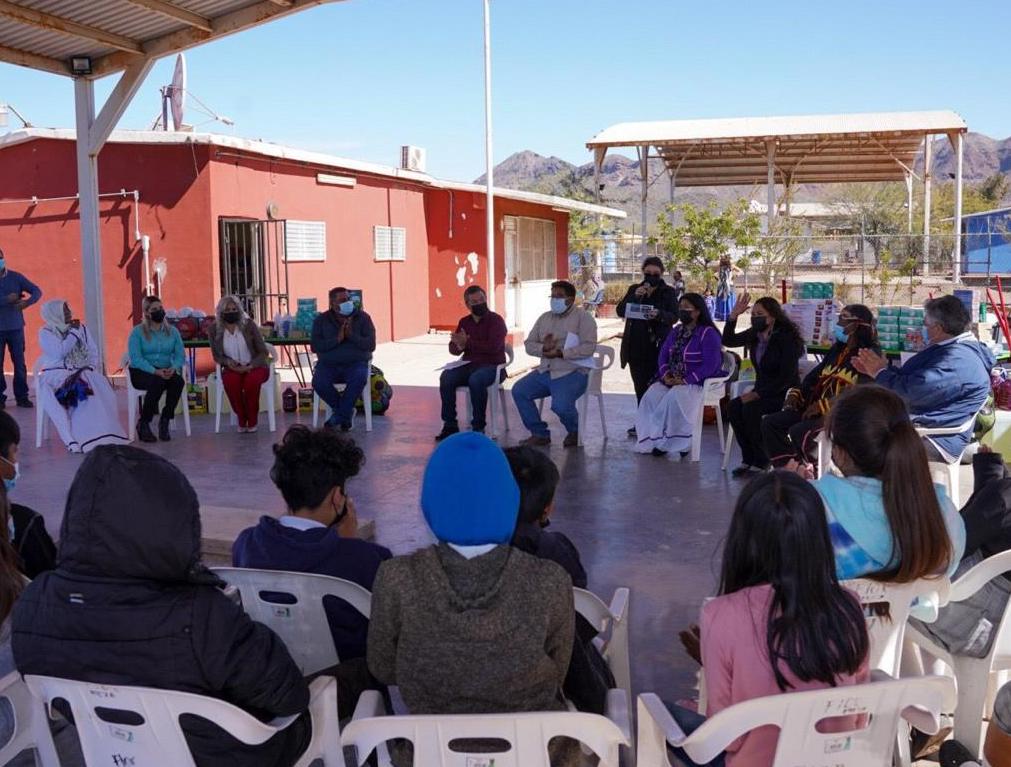 Unirán esfuerzos SEC y nación comcáac para fortalecer servicios educativos de Punta Chueca