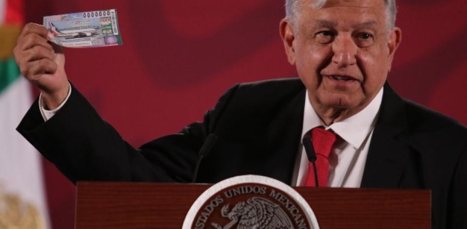 AMLO ya prepara otra rifa, ahora de inmuebles