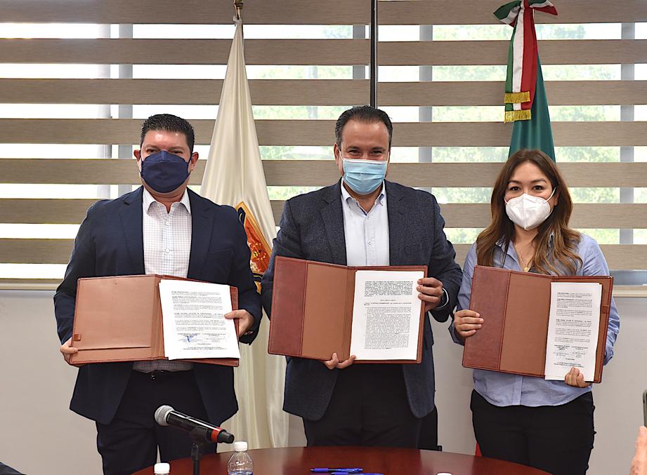 Firma Toño Astiazarán acuerdo con Clúster de Energía Sonora para fortalecer programas «Hogar Solar» y «Tumba Watts» Firma Toño Astiazarán acuerdo con Clúster de Energía Sonora para fortalecer programas «Hogar Solar» y «Tumba Watts»