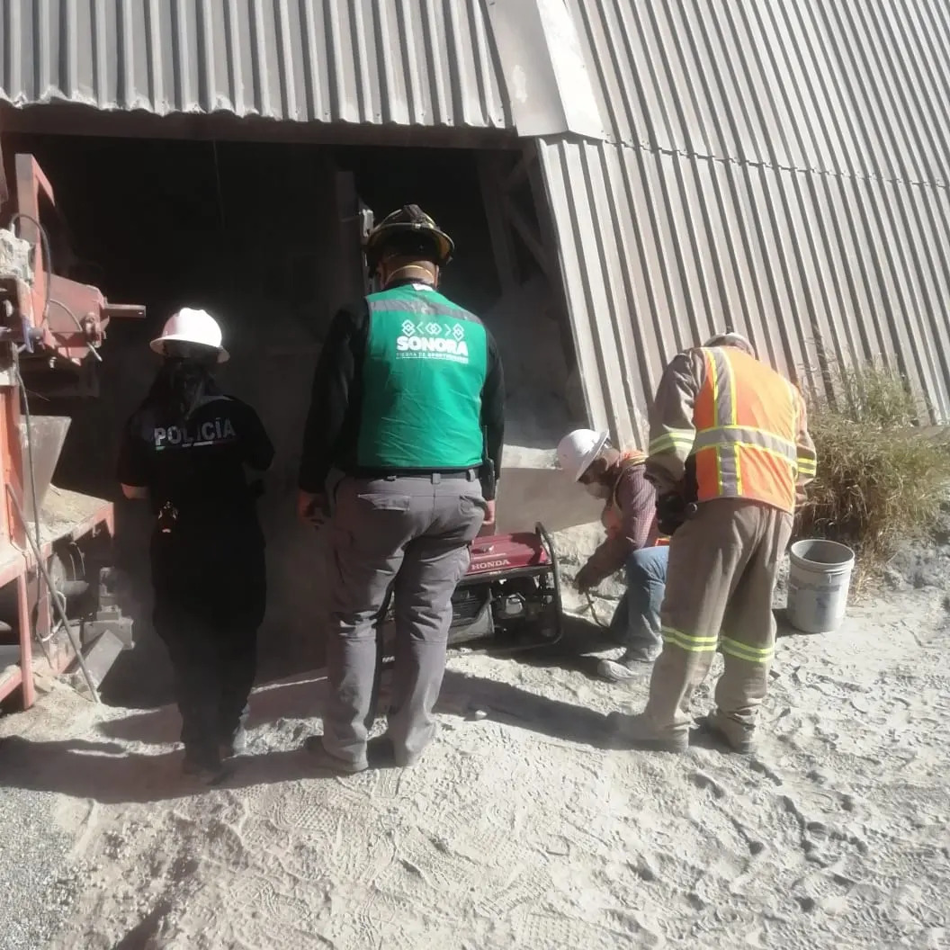 Atiende Protección Civil estatal derrumbe en mina de Santa Ana