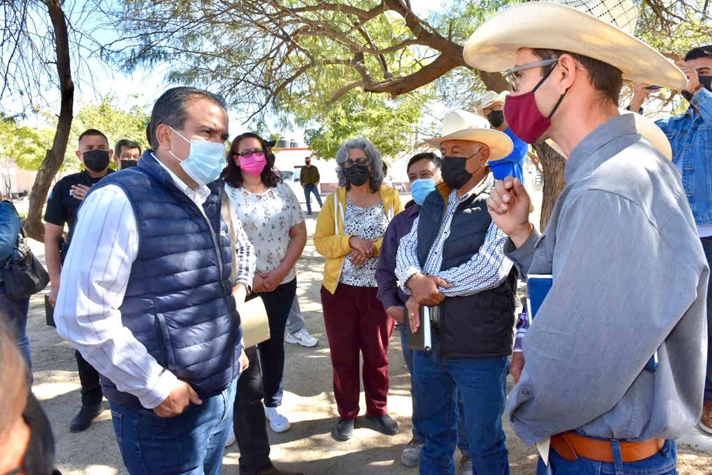 <strong>Toño Astiazarán entrega obra, suma nuevos comités CRECES y escucha necesidades del área rural</strong>