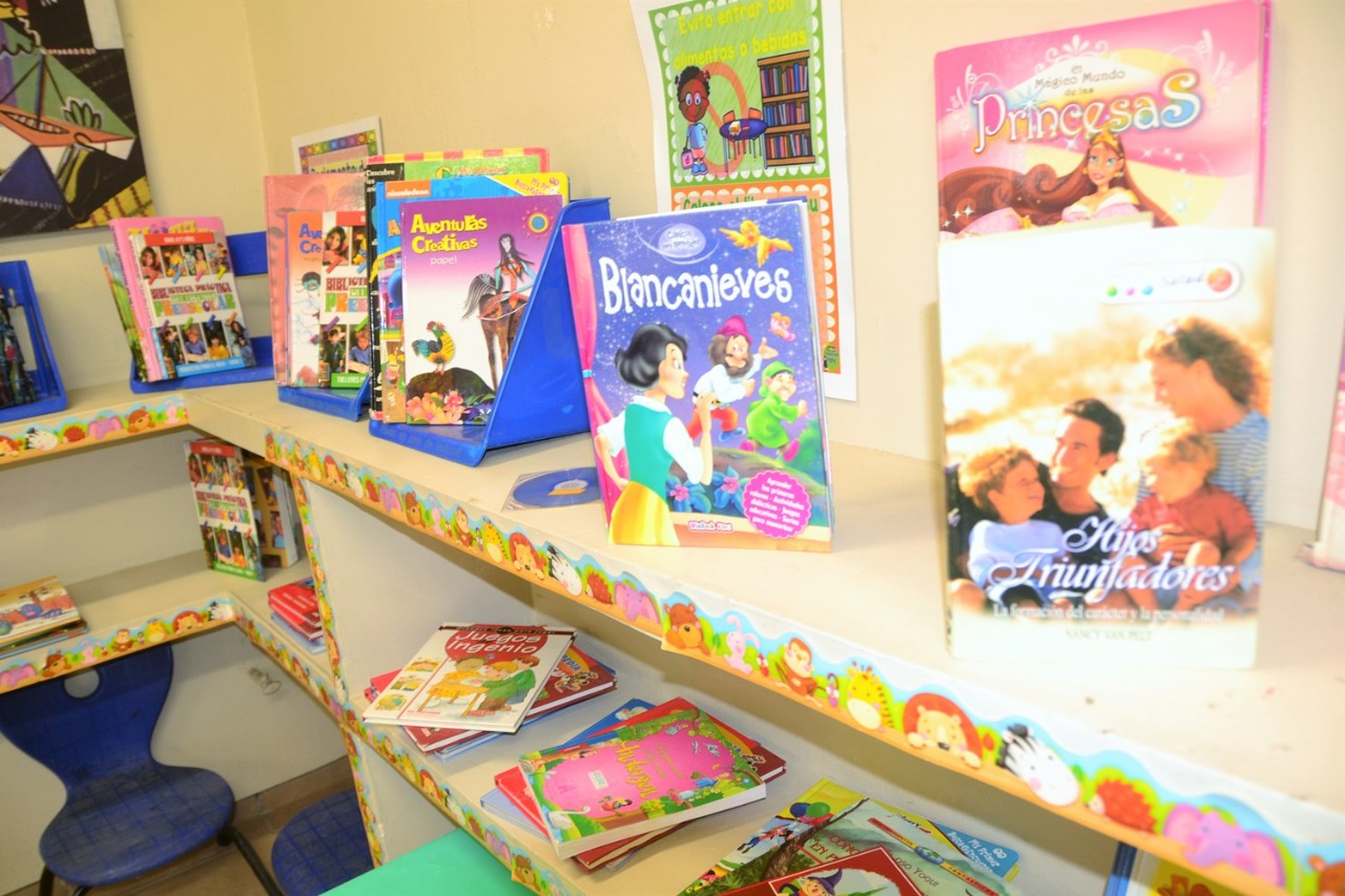 Inaugura preescolar su propia biblioteca obtenida “a base de jonrones”