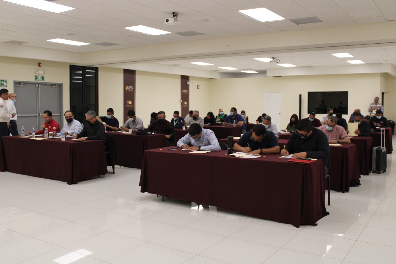 Presentan empresas especializadas exámenes de certificación en protección civil