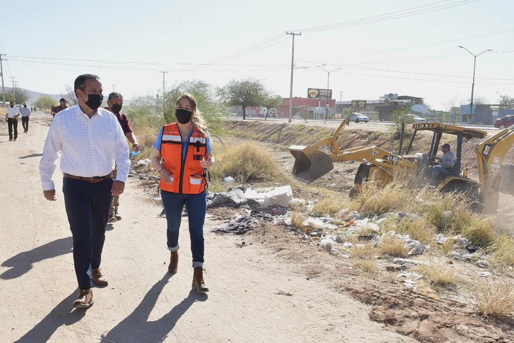 Atestigua Toño Astiazarán mantenimiento de más de 27 mil metros lineales de canales pluviales de Hermosillo