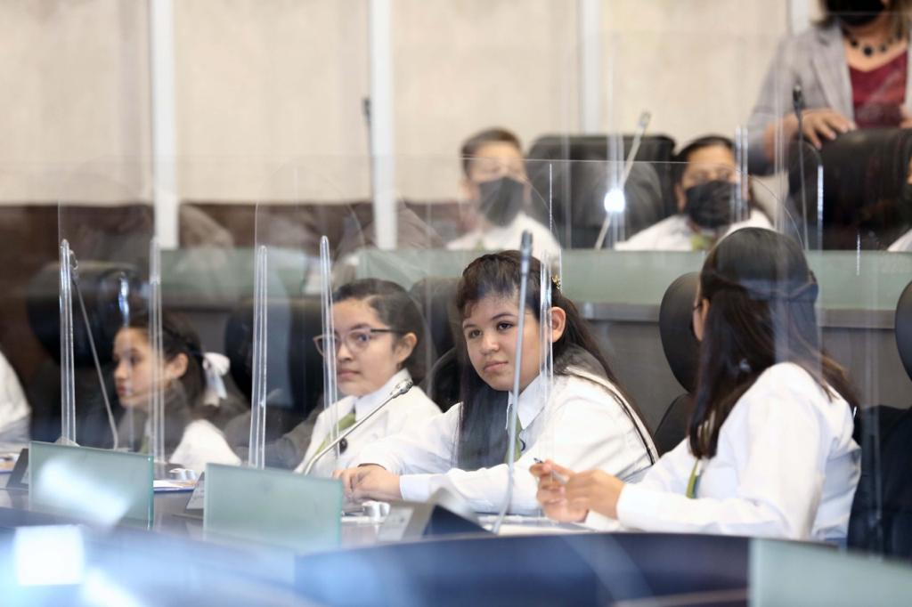 Llama secretario Aarón Grageda a legar imaginación, innovación y visión de futuro a las nuevas generaciones