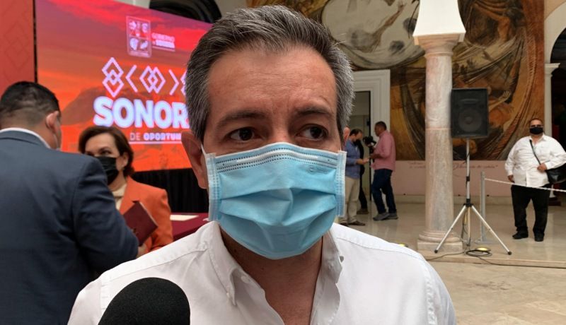 Abasto de placas vehiculares y licencias se regularizará esta semana