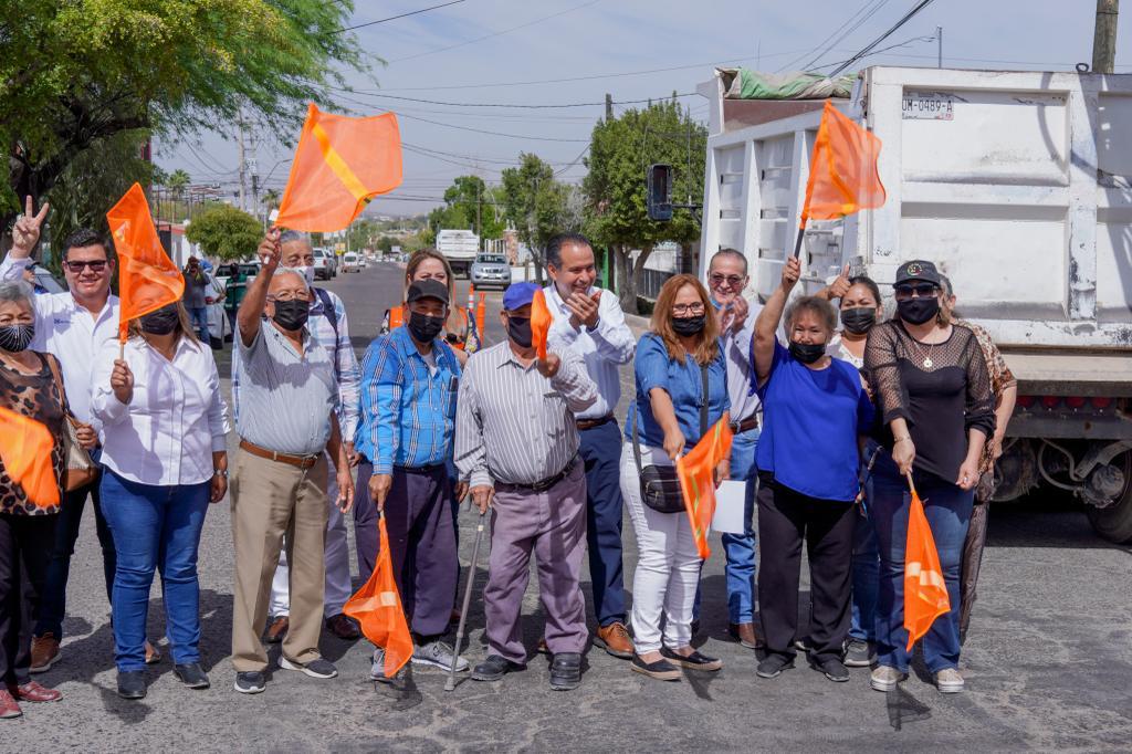 Beneficia a habitantes de 6 colonias rehabilitación de calle que inicia Toño Astiazarán