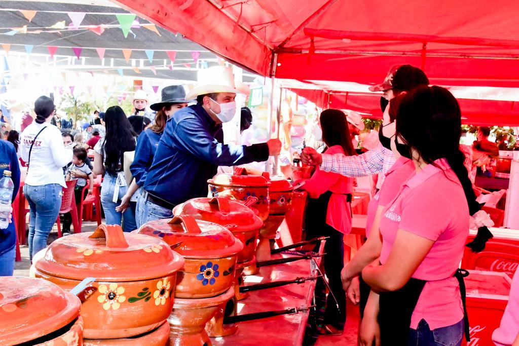 Constata Toño Astiazarán éxito de la 5ta Muestra Gastronómica de San Pedro El Saucito
