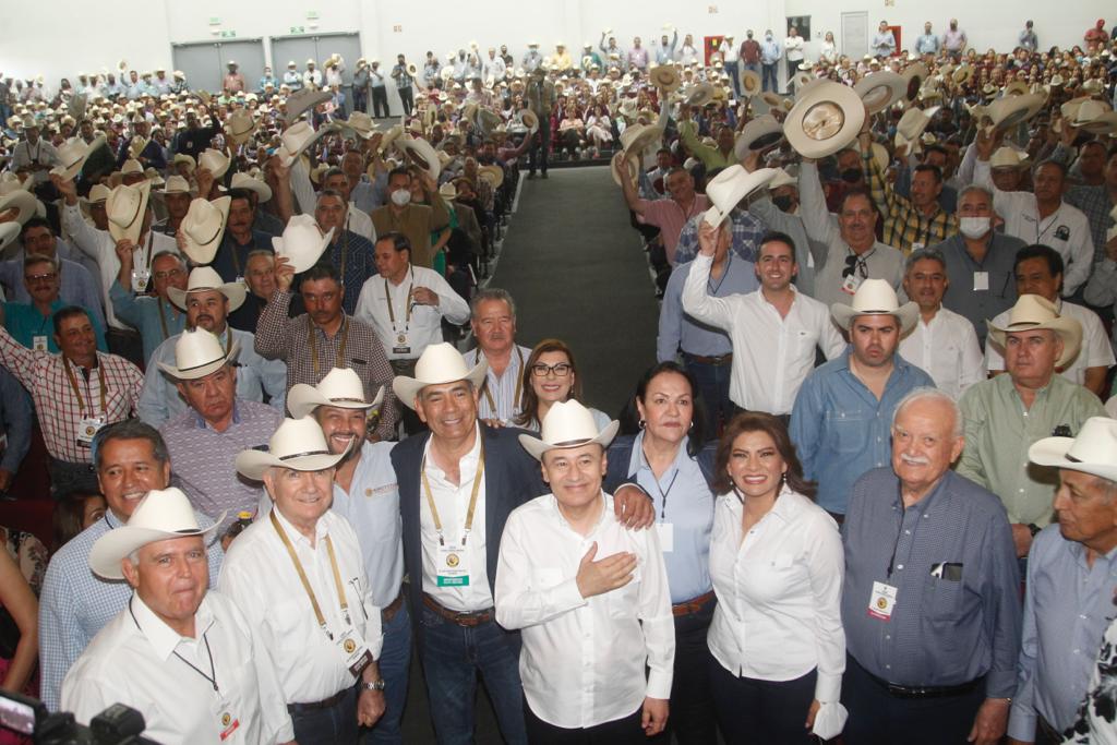 Rinde protesta Juan Ochoa como presidente de la UGRS