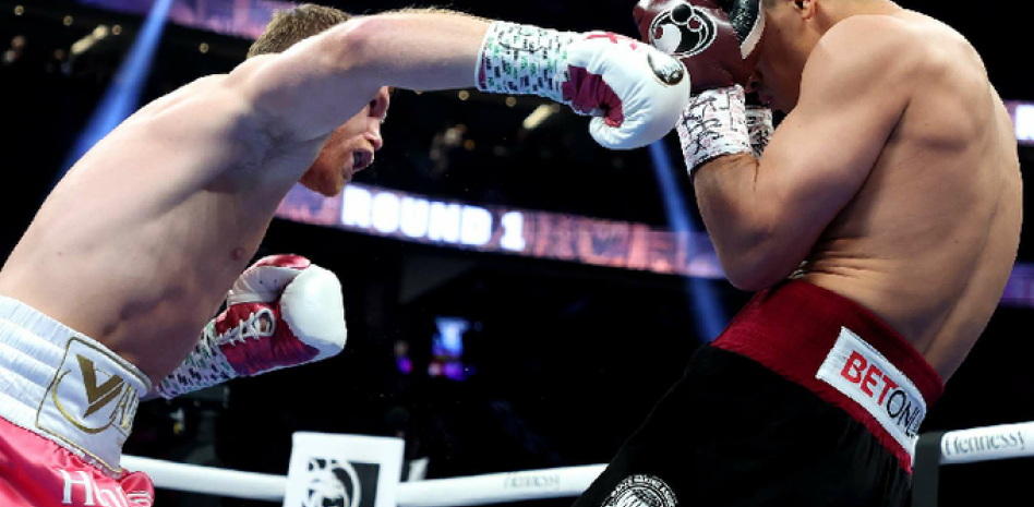Saúl ‘Canelo’ Álvarez no puede con Dmitry Bivol