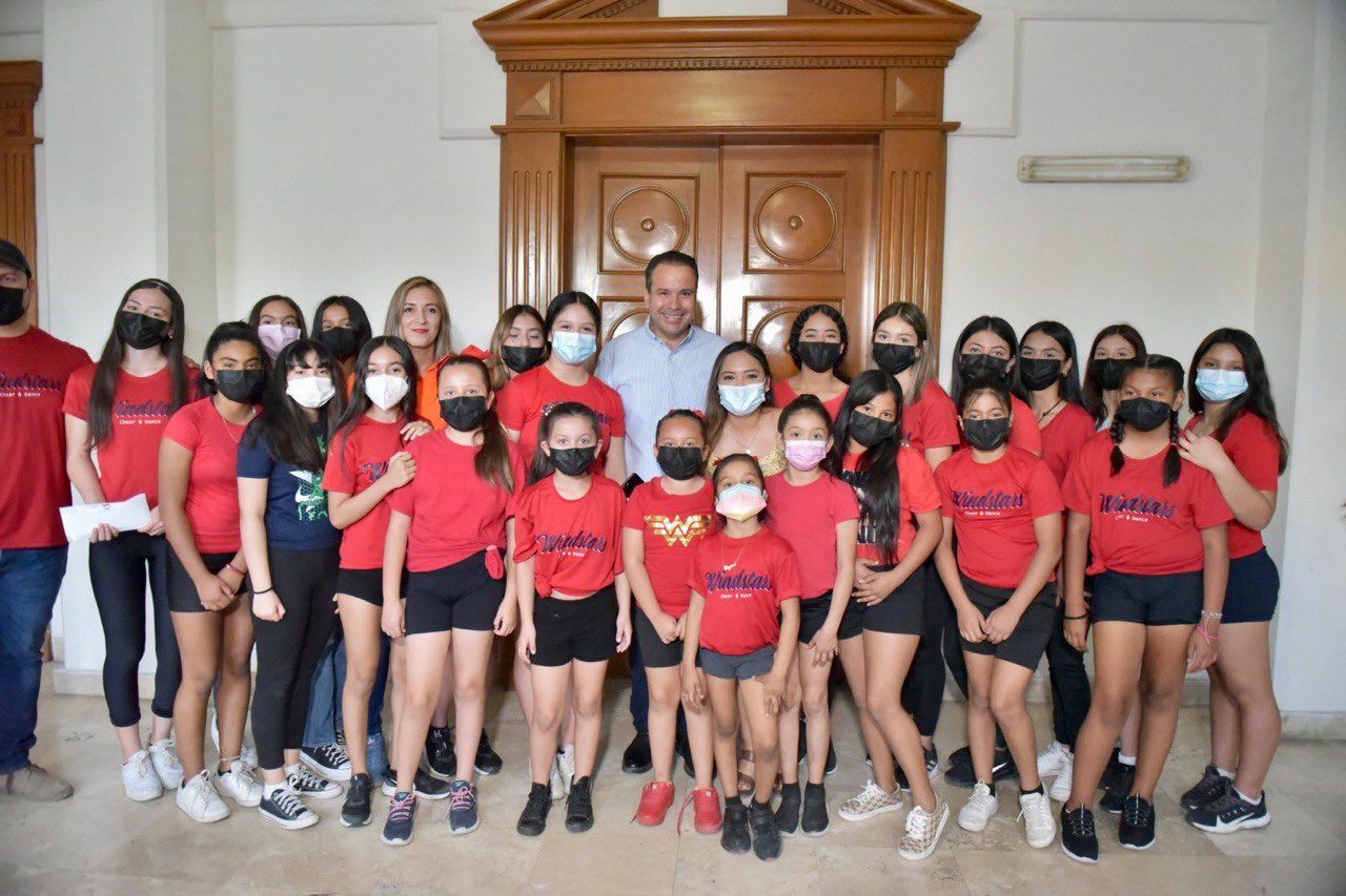 Apoyan Toño Astiazarán e IDJH a deportistas rumbo a su competencia nacional