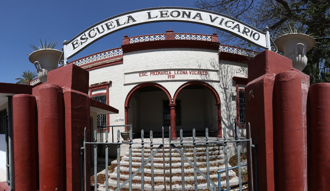 La primaria “Leona Vicario” seguirá siendo una escuela de educación básica: Aarón Grageda