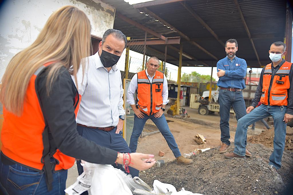 Supervisa Toño Astiazarán rehabilitación de área donde ocurrió descarga eléctrica