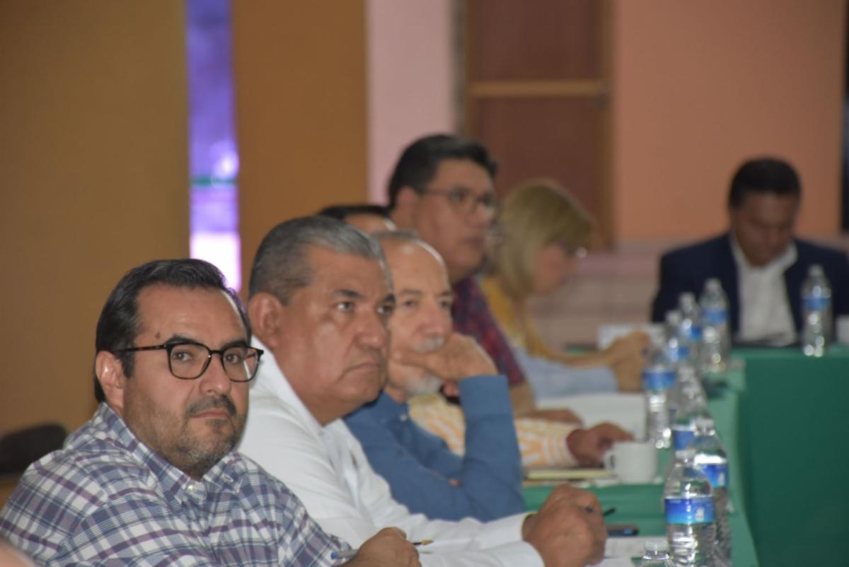 Presenta UTHermosillo Plan de Estudios Despresurizado a líderes de organismos empresariales