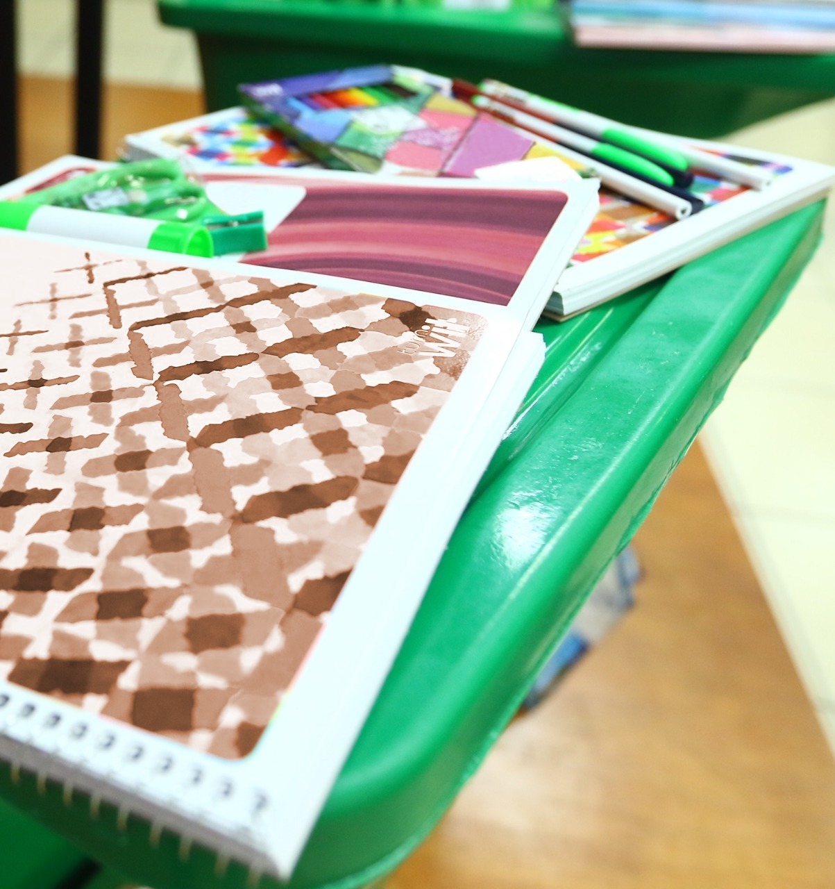 Llama secretario Aarón Grageda a reutilizar material didáctico y uniformes escolares