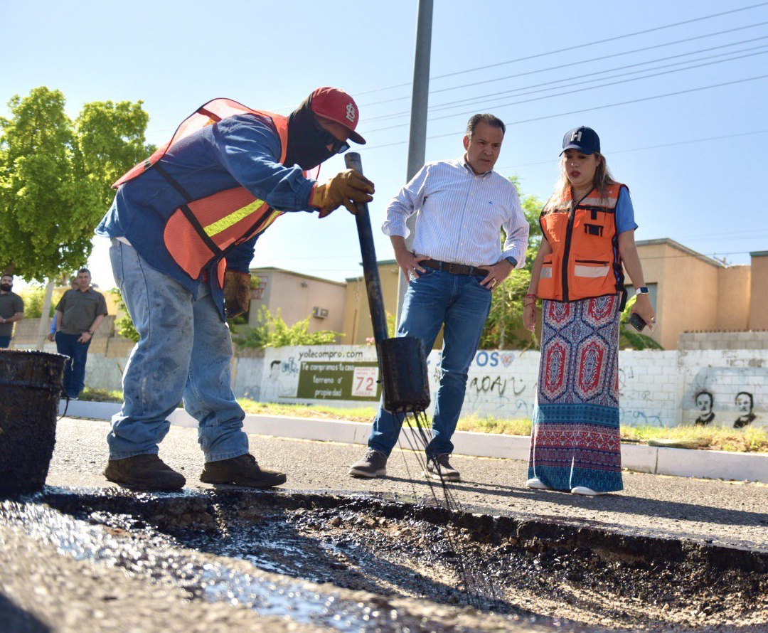<strong>Duplica Toño Astiazarán trabajo de reparar baches</strong>