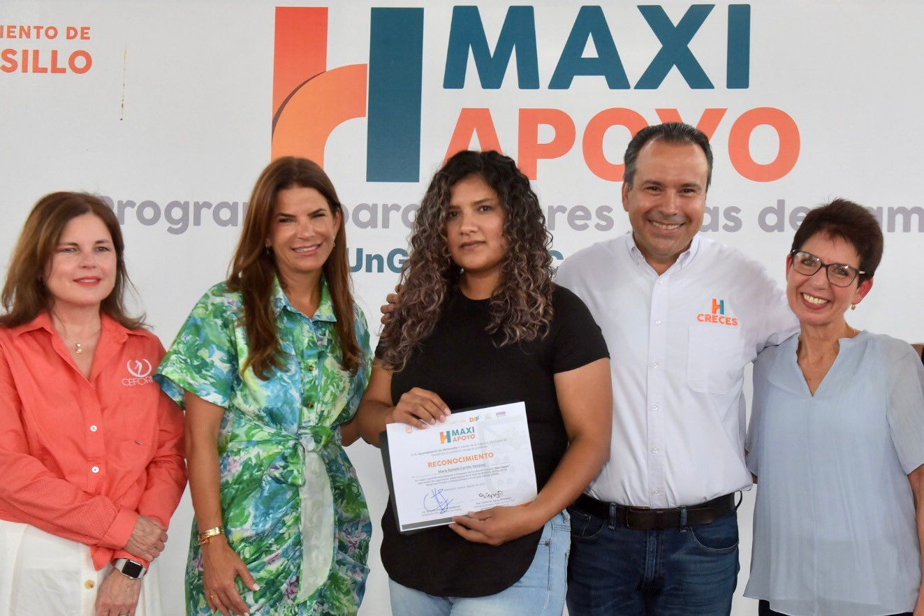 Reconoce Toño Astiazarán a 94 mujeres que inician su primer negocio