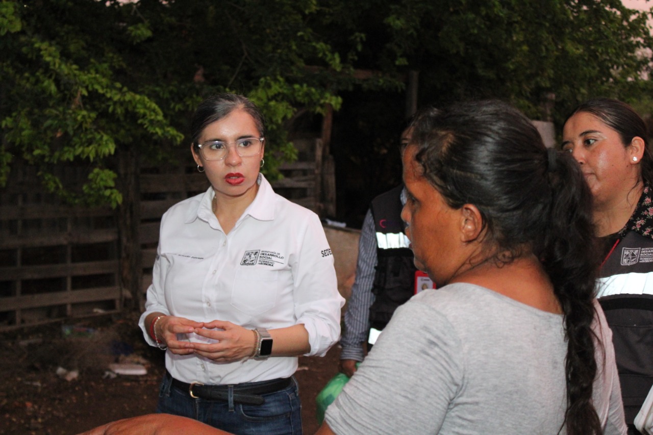 Sedesson entrega víveres y artículos de primera necesidad a familias afectadas por las inundaciones en Empalme