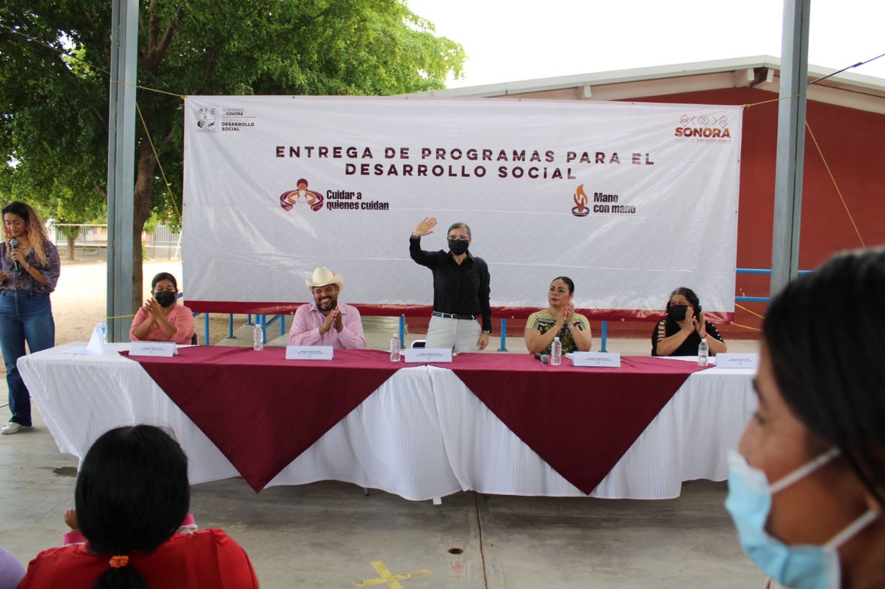Sedesson entrega 127 tarjetas en San Miguel de Horcasitas