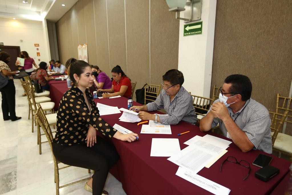 Exhorta SEC a directivos a notificar oportunamente plazas vacantes en planteles escolares