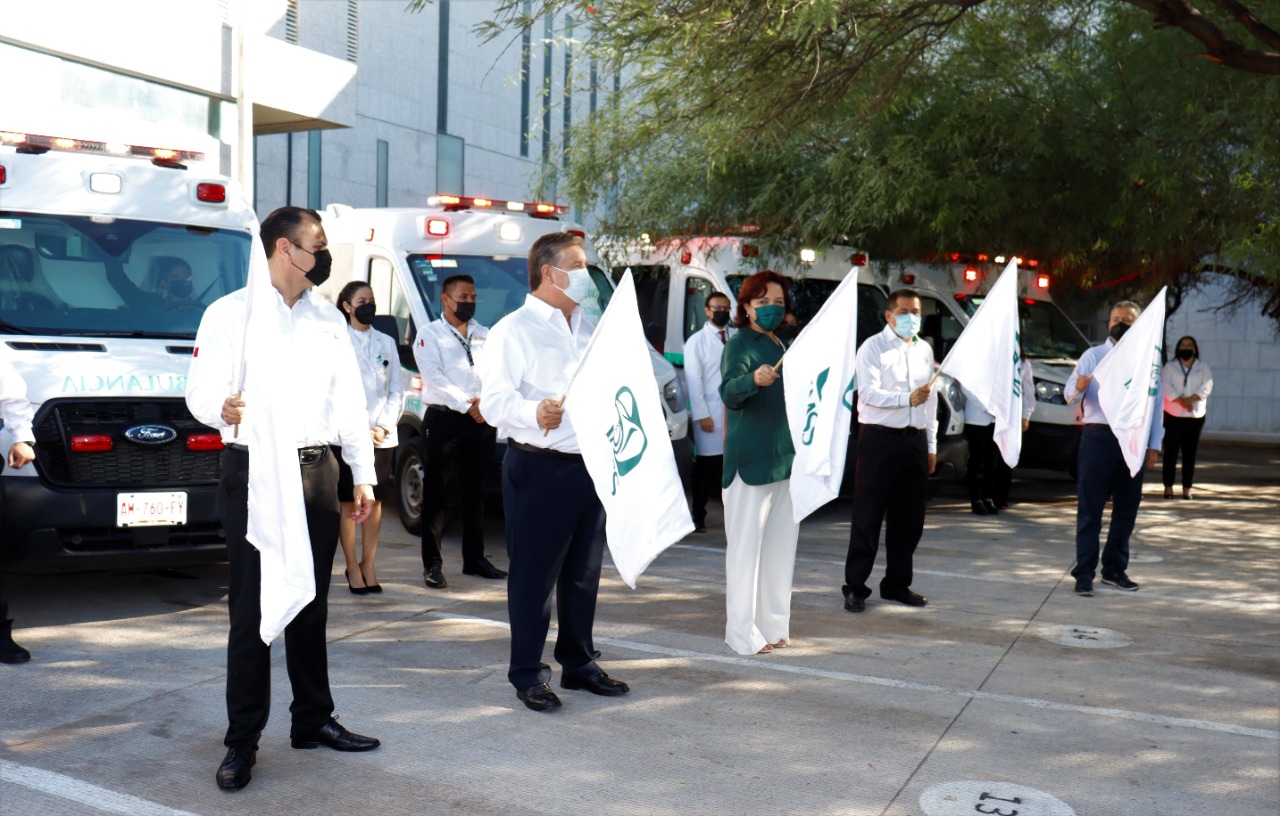 <strong>Entrega IMSS en Sonora nuevas ambulancias</strong>