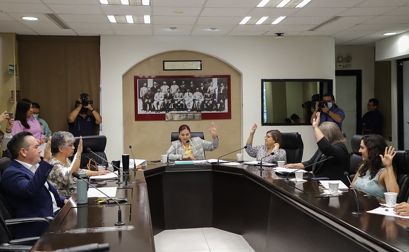<strong>Dictaminan se garantice el uso de uniforme de falda o pantalón a estudiantes</strong>