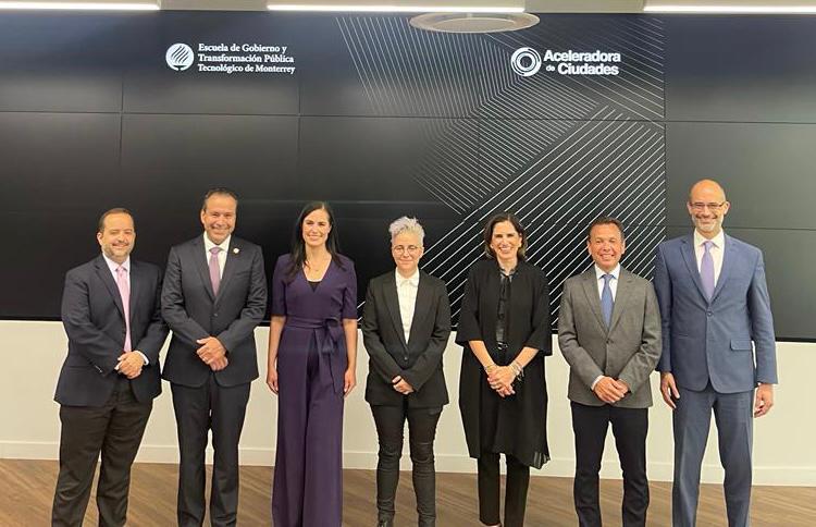 <strong>Comparte Antonio Astiazarán su visión de Gobierno en reunión “Aceleradora de Ciudades”</strong>