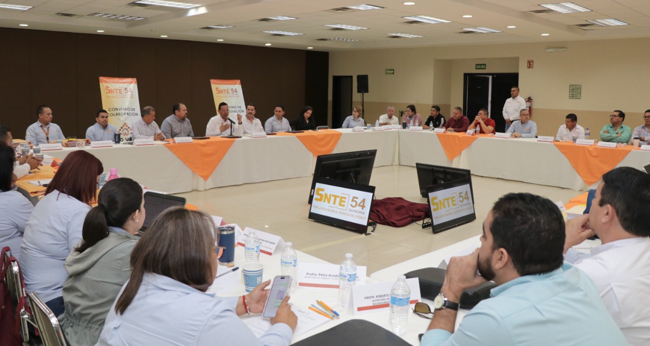 Firma Comisión de Vivienda convenio con sección 54 del SNTE para facilitar a docentes acceso a una vivienda propia